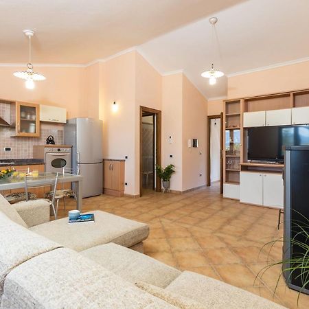 Casa Con Barbecue Lägenhet Àrbatax Exteriör bild