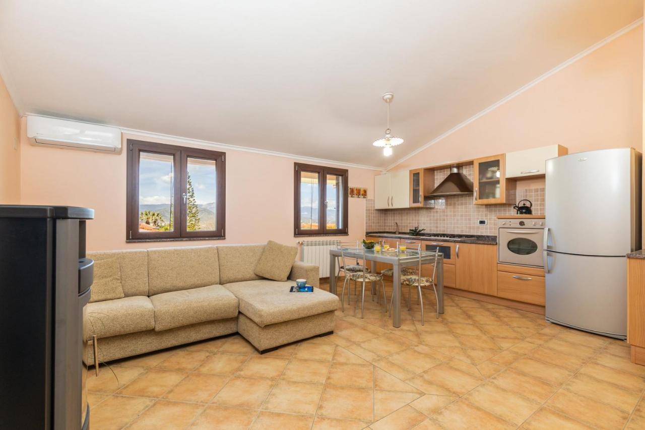 Casa Con Barbecue Lägenhet Àrbatax Exteriör bild