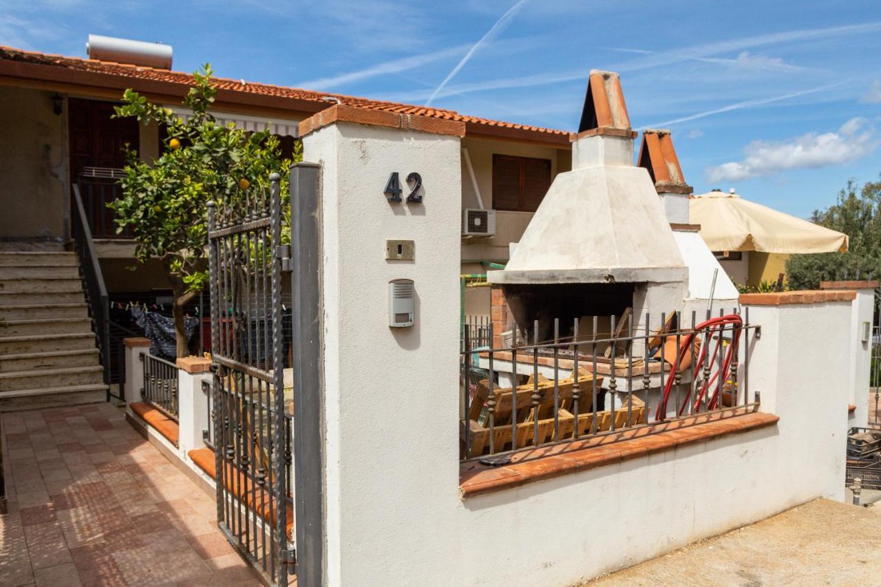 Casa Con Barbecue Lägenhet Àrbatax Exteriör bild